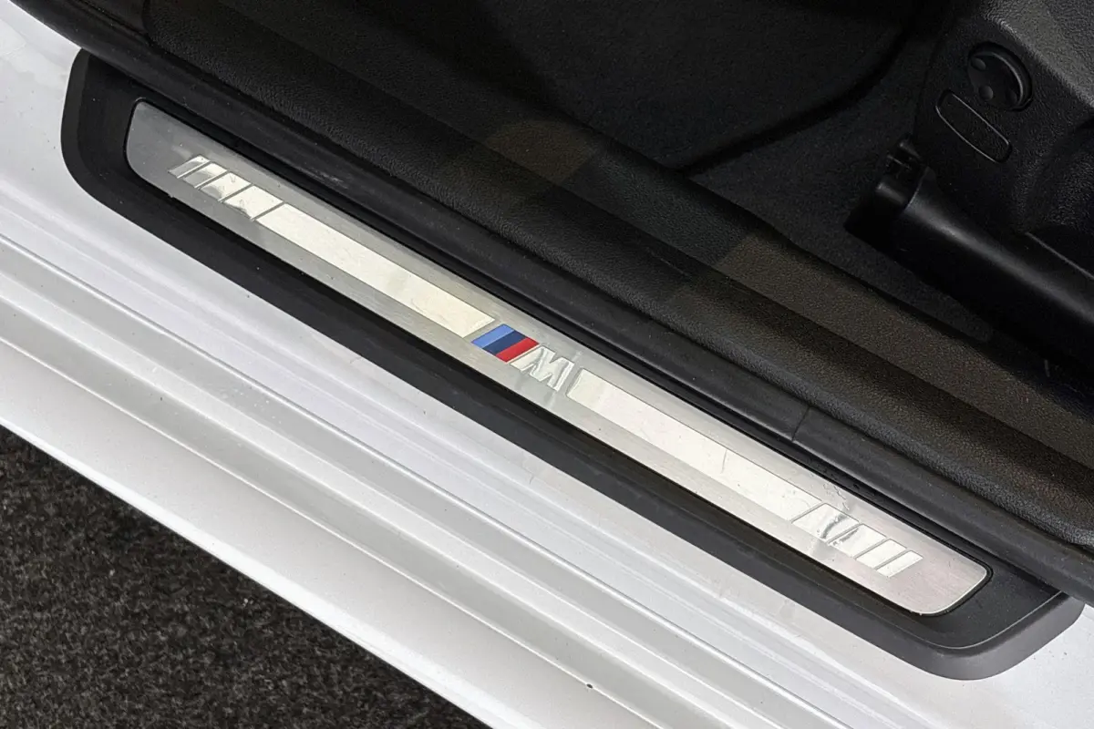 320e M Sport Panoramadak Sensatec Stoelverwarming Adaptive Cruise