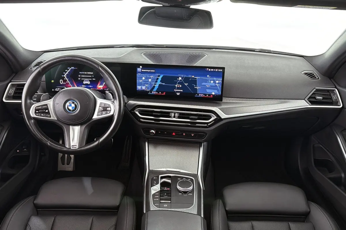 320e M Sport Panoramadak Sensatec Stoelverwarming Adaptive Cruise