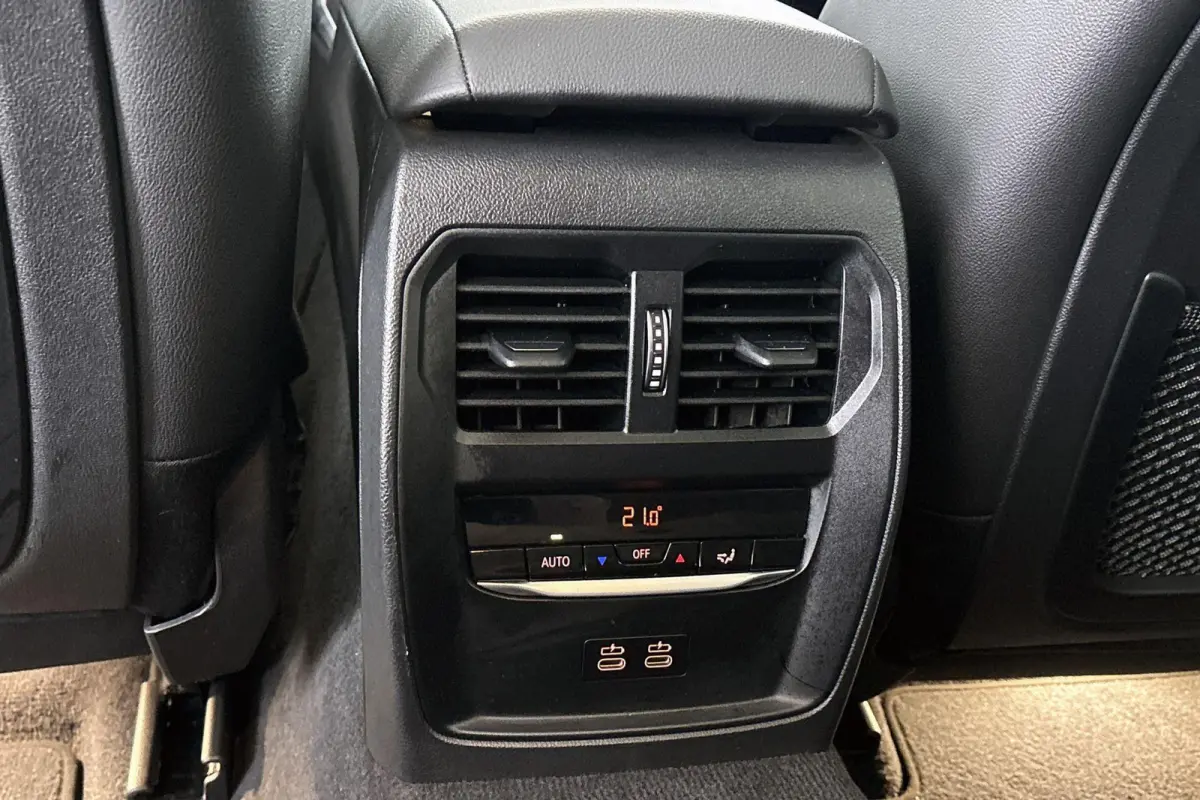 320e M Sport Panoramadak Sensatec Stoelverwarming Adaptive Cruise
