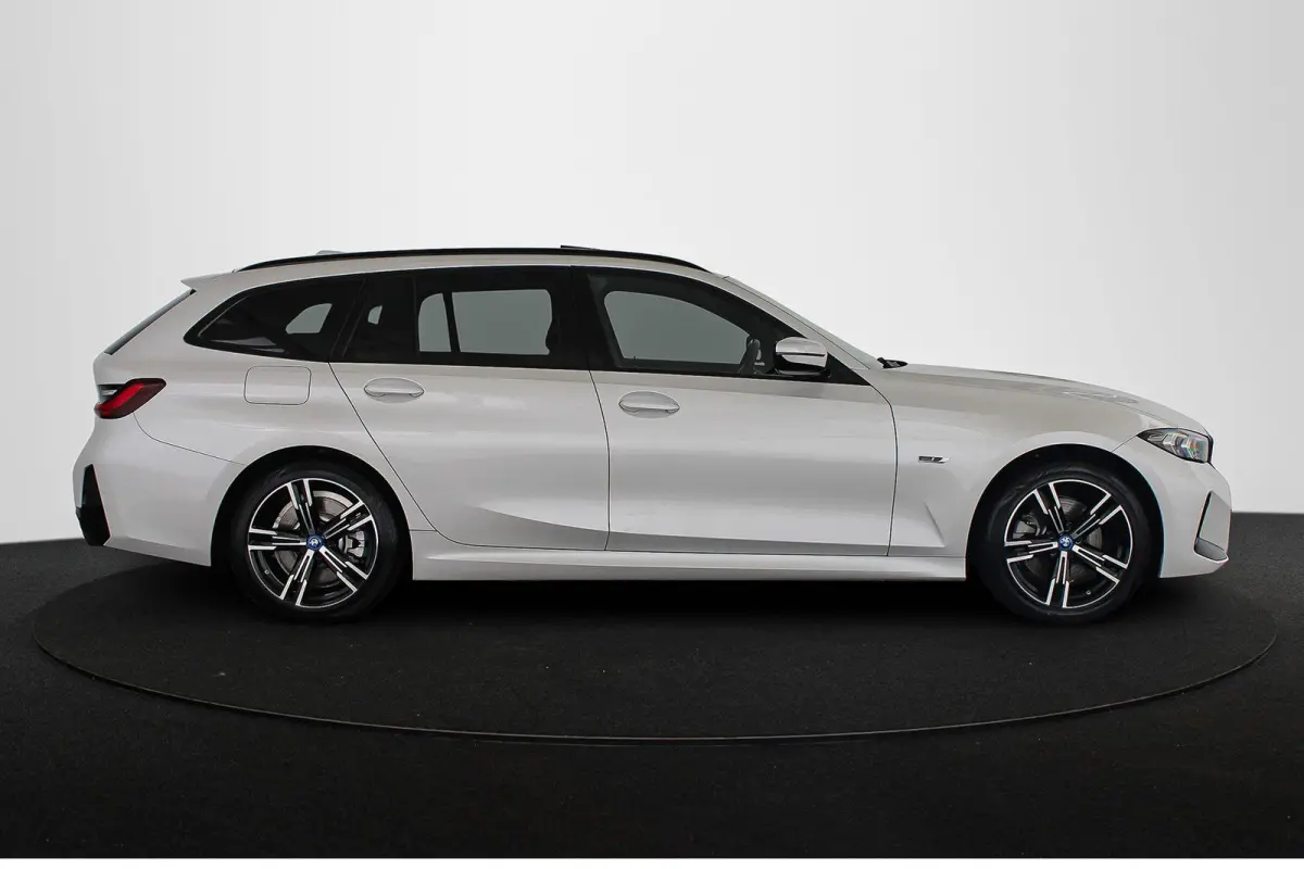 320e M Sport Panoramadak Sensatec Stoelverwarming Adaptive Cruise