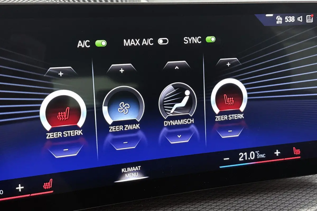 320e M Sport Panoramadak Sensatec Stoelverwarming Adaptive Cruise