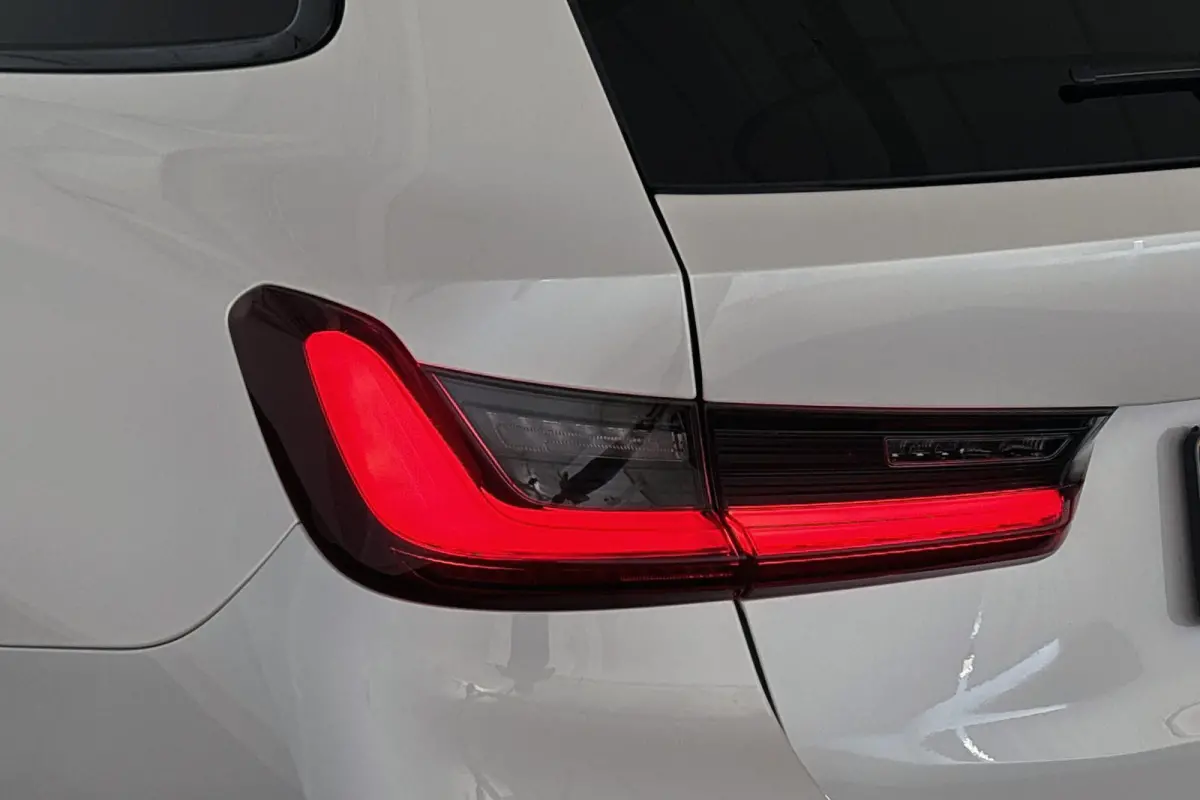 320e M Sport Panoramadak Sensatec Stoelverwarming Adaptive Cruise