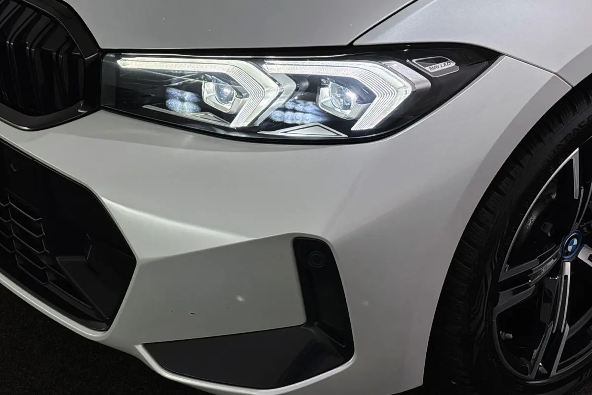 320e M Sport Panoramadak Sensatec Stoelverwarming Adaptive Cruise
