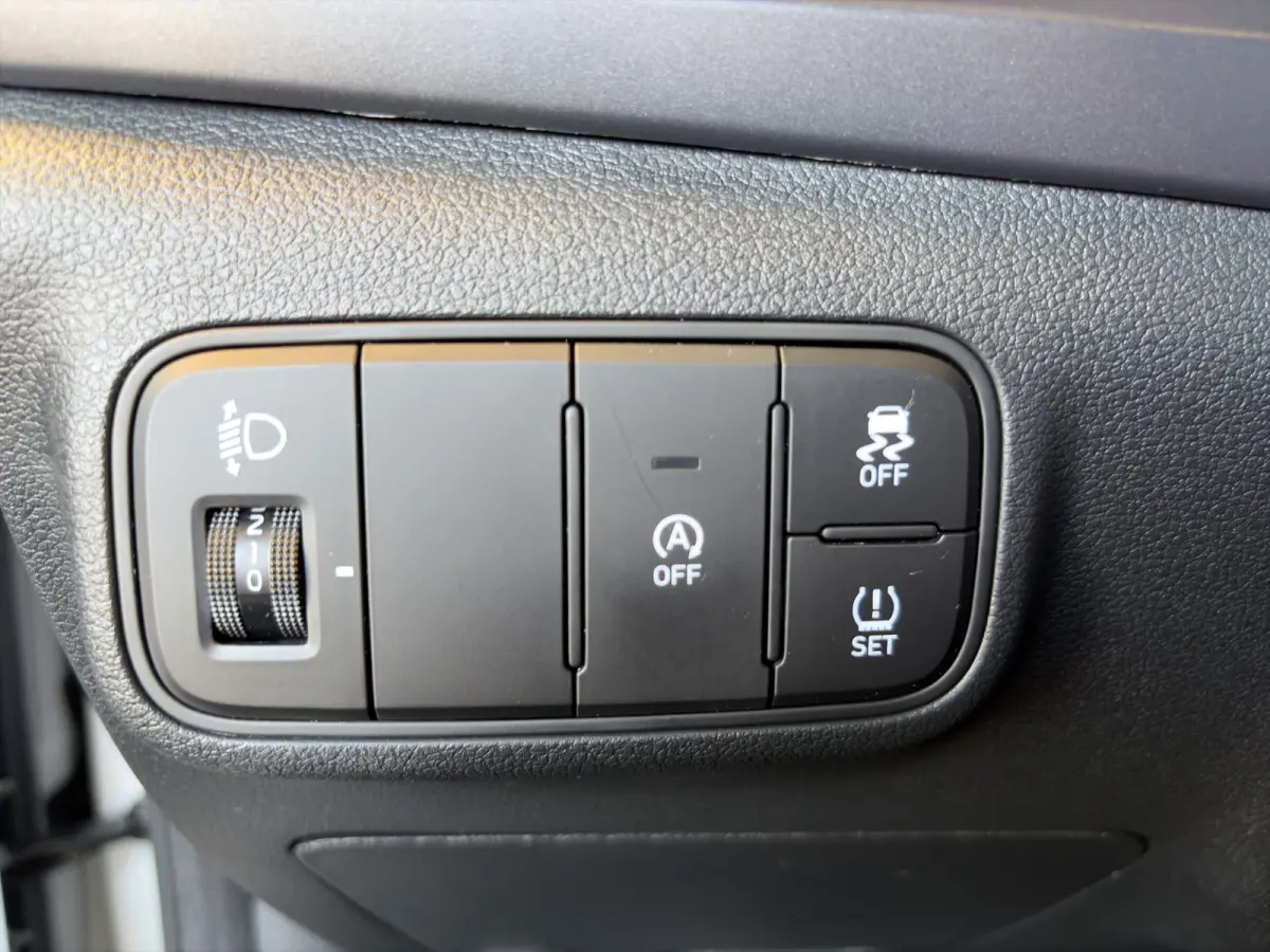1.2 MPI 83pk Comfort | Airco | Camera | Carplay | Cruise control | Dodehoek detectie | Navigatie | Parkeersensoren | Digitaal cockpit | Lichtmetalen velgen