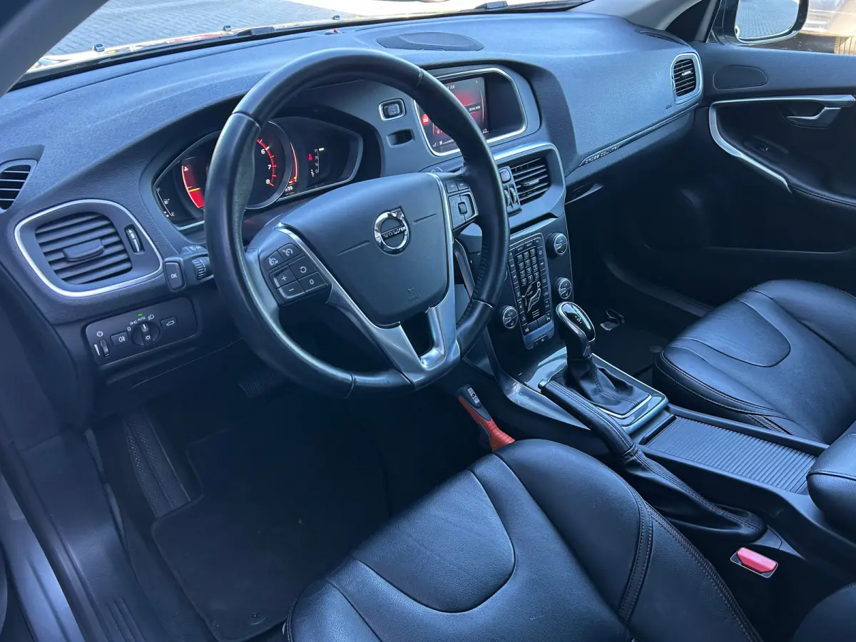 1.5 T3 Polar+ Luxury | Panoramadak | Harman/Kardon | Camera | Keyless |