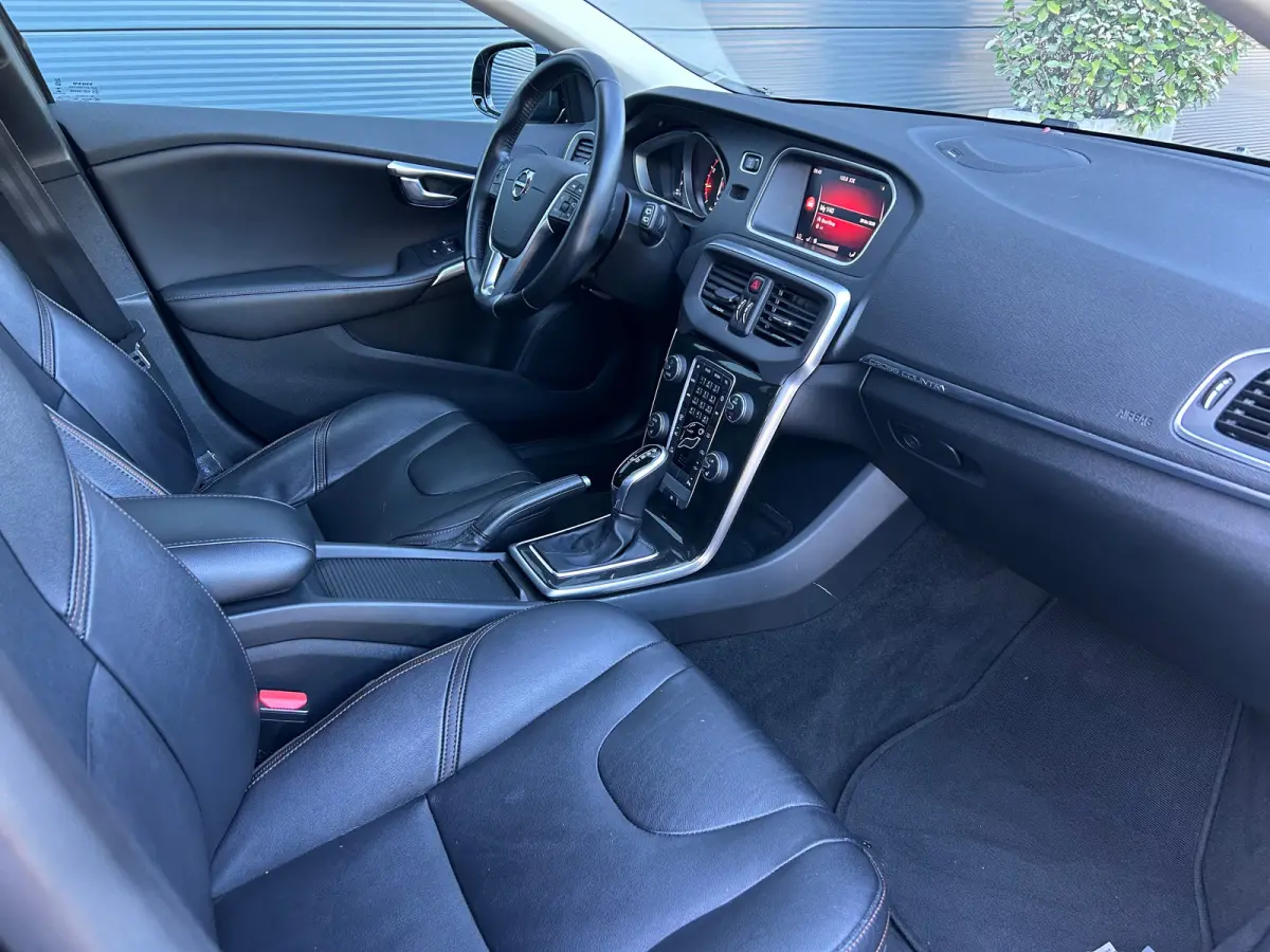 1.5 T3 Polar+ Luxury | Panoramadak | Harman/Kardon | Camera | Keyless |