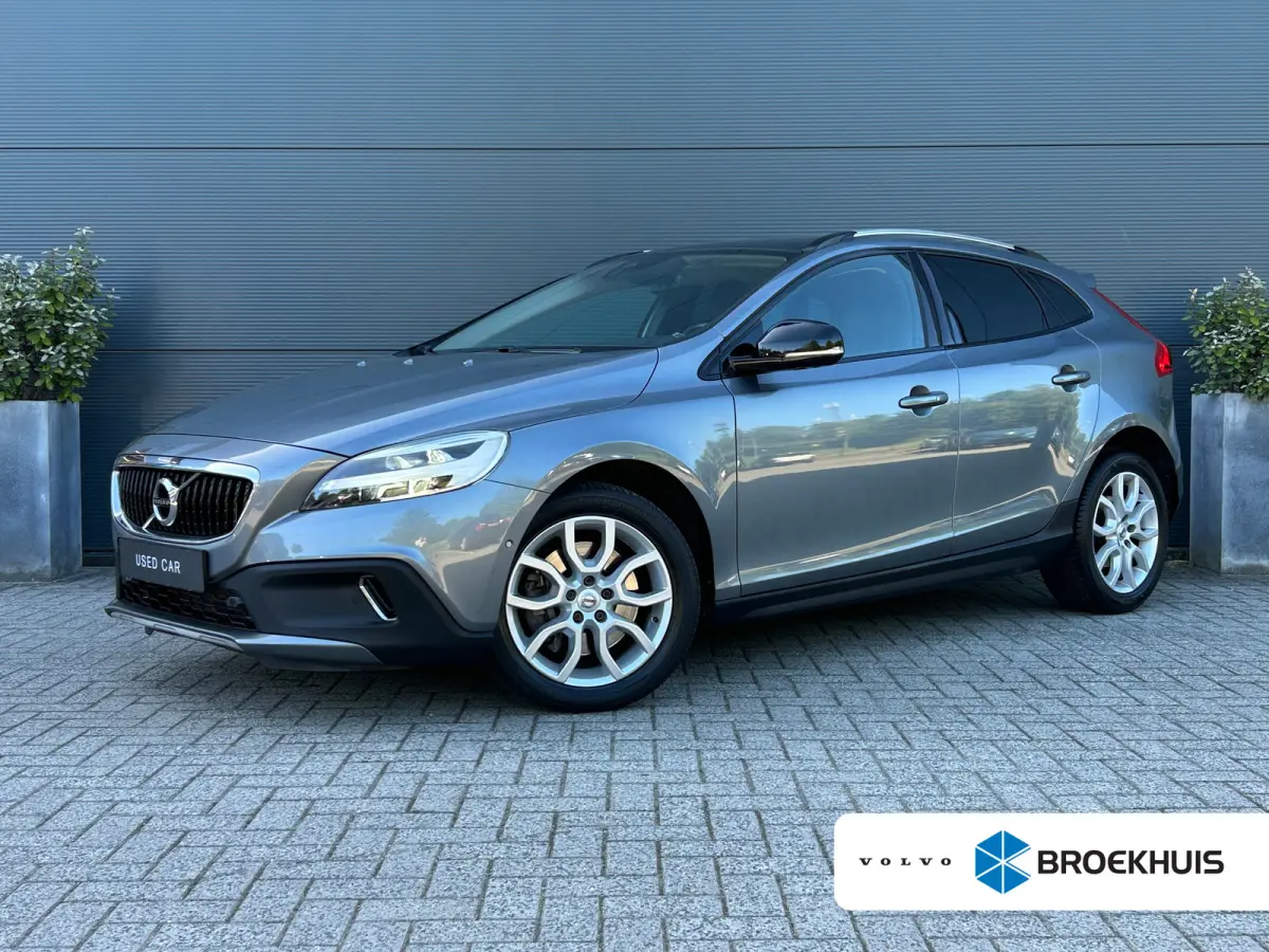 1.5 T3 Polar+ Luxury | Panoramadak | Harman/Kardon | Camera | Keyless |
