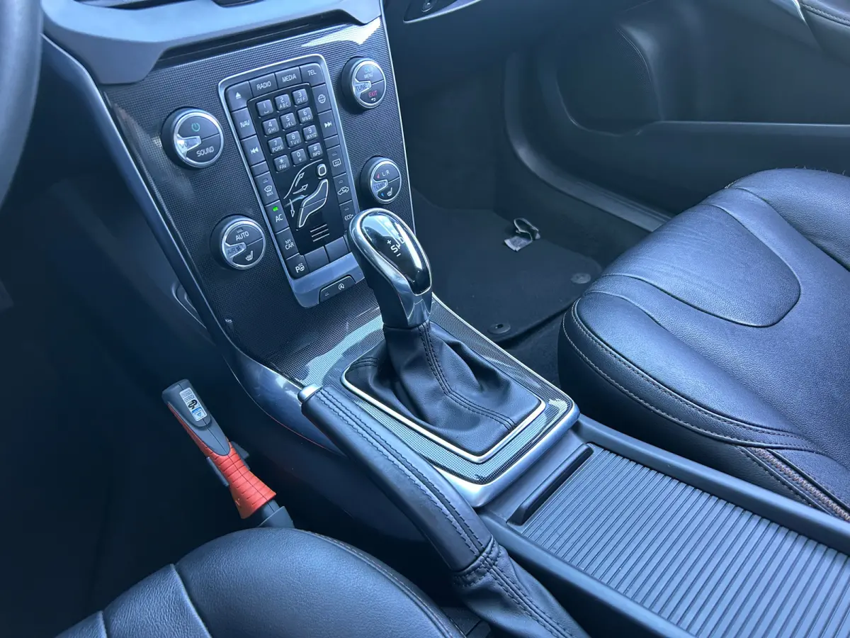 1.5 T3 Polar+ Luxury | Panoramadak | Harman/Kardon | Camera | Keyless |