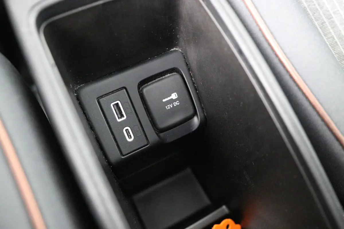 Icon 42 kWh | Navigatie | Parkeersensoren | Cruise Control | Lichtmetalen velgen | Keyless | Apple Carplay & Android Auto
