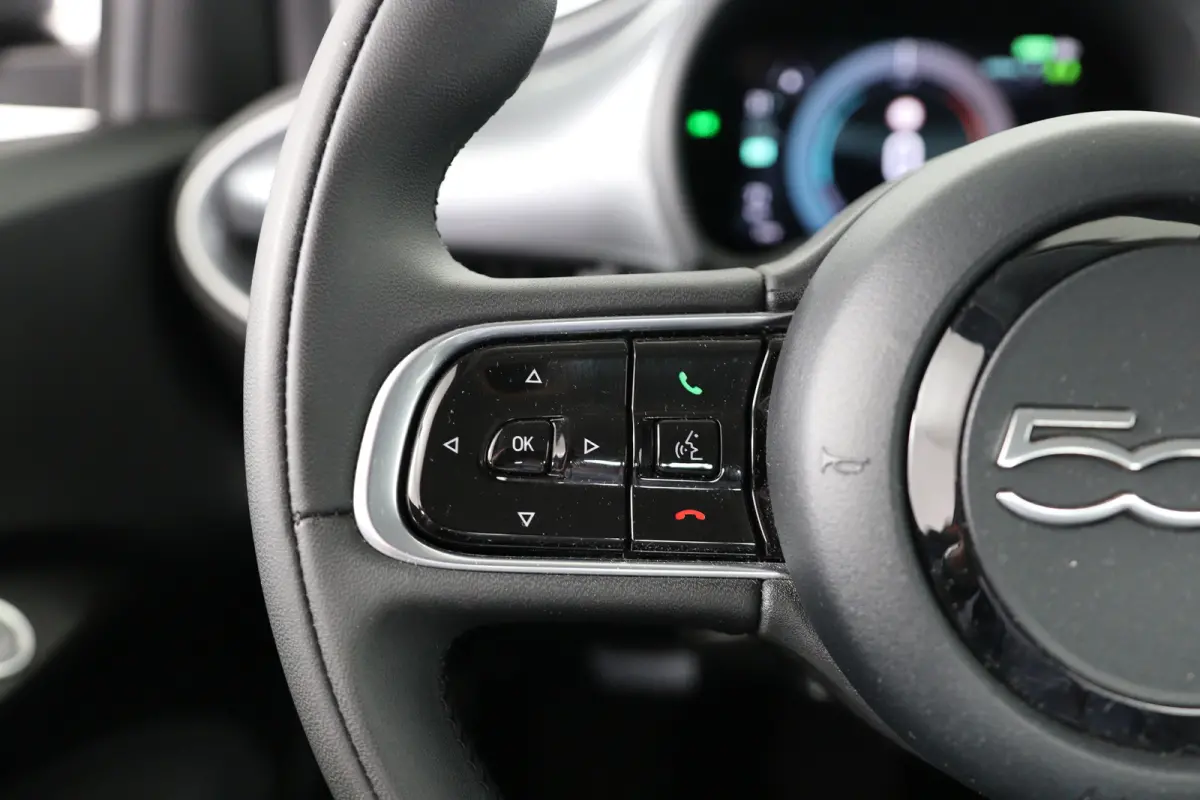 Icon 42 kWh | Navigatie | Parkeersensoren | Cruise Control | Lichtmetalen velgen | Keyless | Apple Carplay & Android Auto