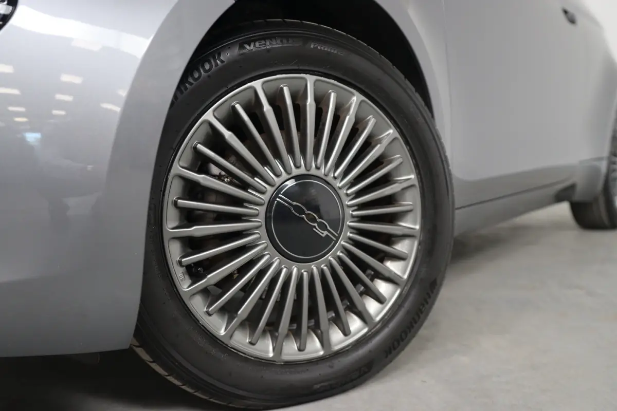 Icon 42 kWh | Navigatie | Parkeersensoren | Cruise Control | Lichtmetalen velgen | Keyless | Apple Carplay & Android Auto