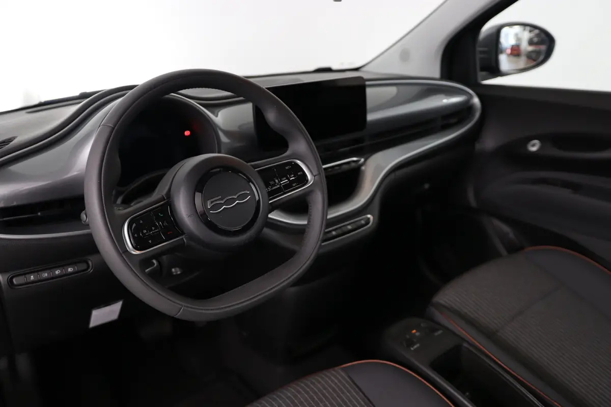 Icon 42 kWh | Navigatie | Parkeersensoren | Cruise Control | Lichtmetalen velgen | Keyless | Apple Carplay & Android Auto