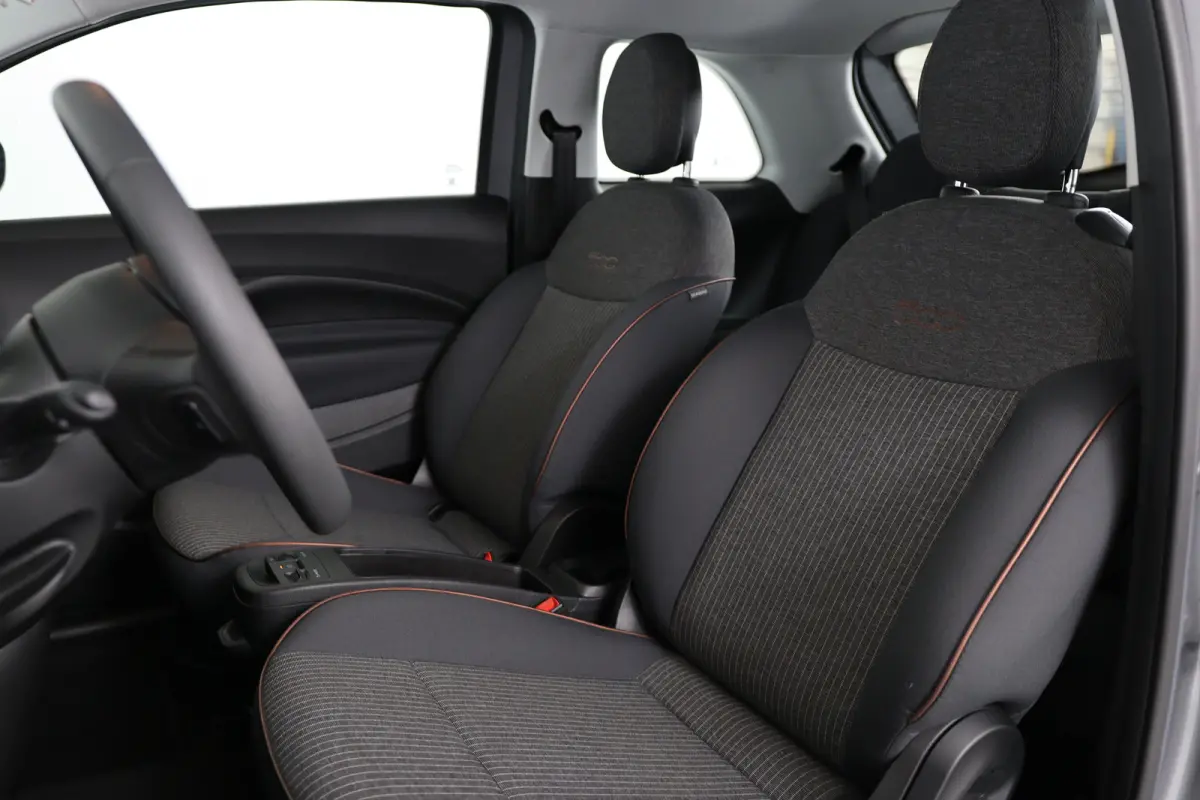 Icon 42 kWh | Navigatie | Parkeersensoren | Cruise Control | Lichtmetalen velgen | Keyless | Apple Carplay & Android Auto