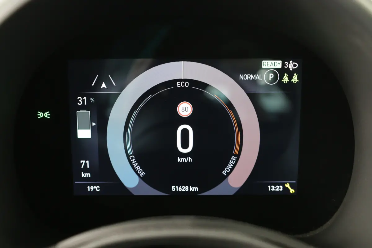 Icon 42 kWh | Navigatie | Parkeersensoren | Cruise Control | Lichtmetalen velgen | Keyless | Apple Carplay & Android Auto