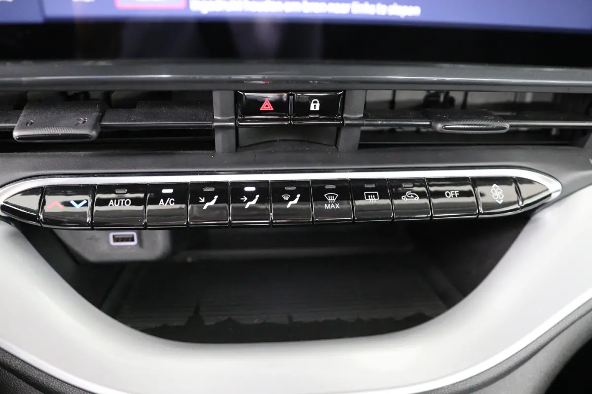 Icon 42 kWh | Navigatie | Parkeersensoren | Cruise Control | Lichtmetalen velgen | Keyless | Apple Carplay & Android Auto
