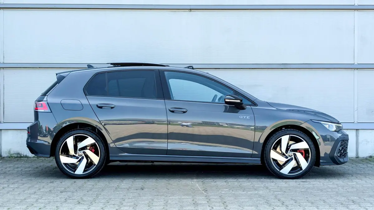 GTE 1.5 eHybrid 272pk DSG | SoH 100% | Trekhaak | Panoramadak | Head-up Display