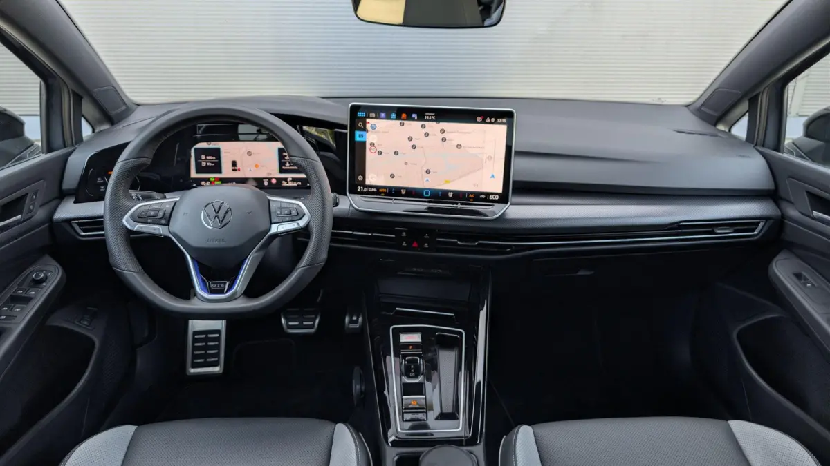 GTE 1.5 eHybrid 272pk DSG | SoH 100% | Trekhaak | Panoramadak | Head-up Display