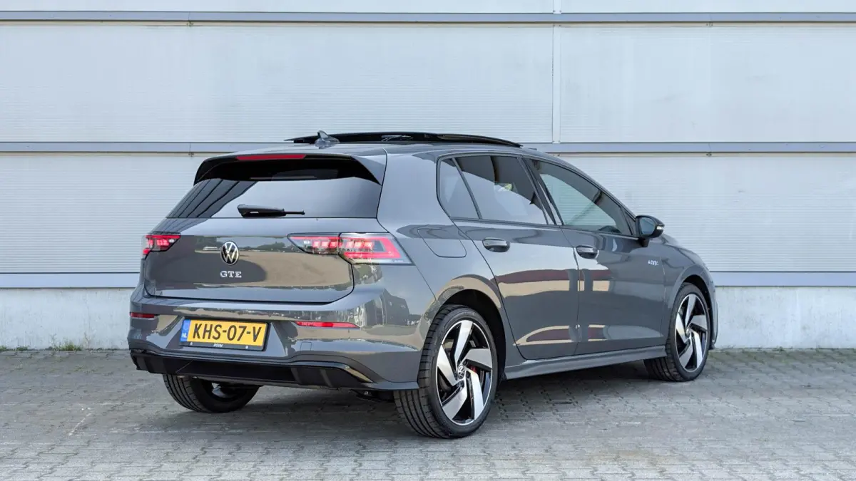 GTE 1.5 eHybrid 272pk DSG | SoH 100% | Trekhaak | Panoramadak | Head-up Display