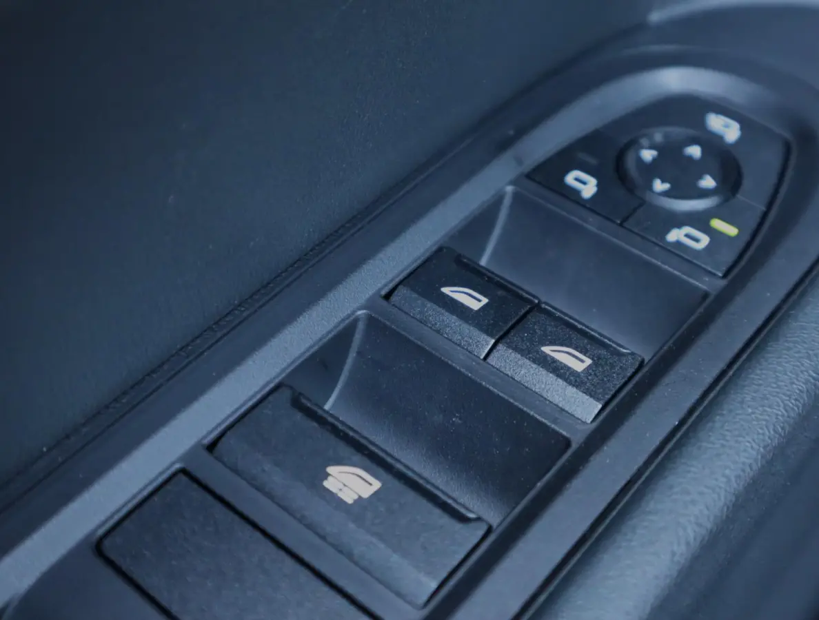 2.0 C Classic M | Camera | Carplay | HUD | 17 Inch | Stoel en Stuurverwarming