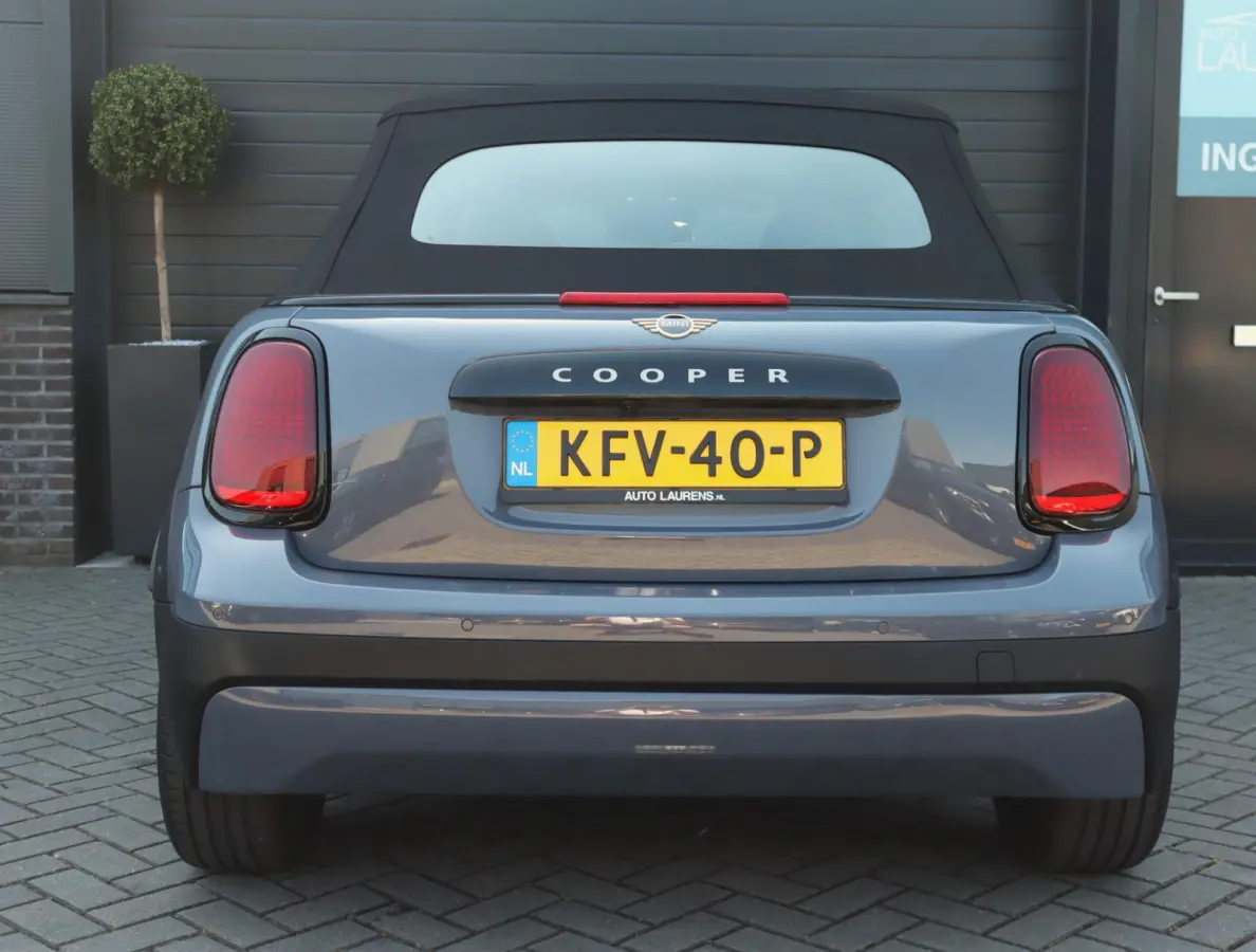 2.0 C Classic M | Camera | Carplay | HUD | 17 Inch | Stoel en Stuurverwarming