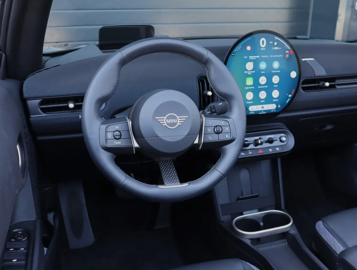 2.0 C Classic M | Camera | Carplay | HUD | 17 Inch | Stoel en Stuurverwarming