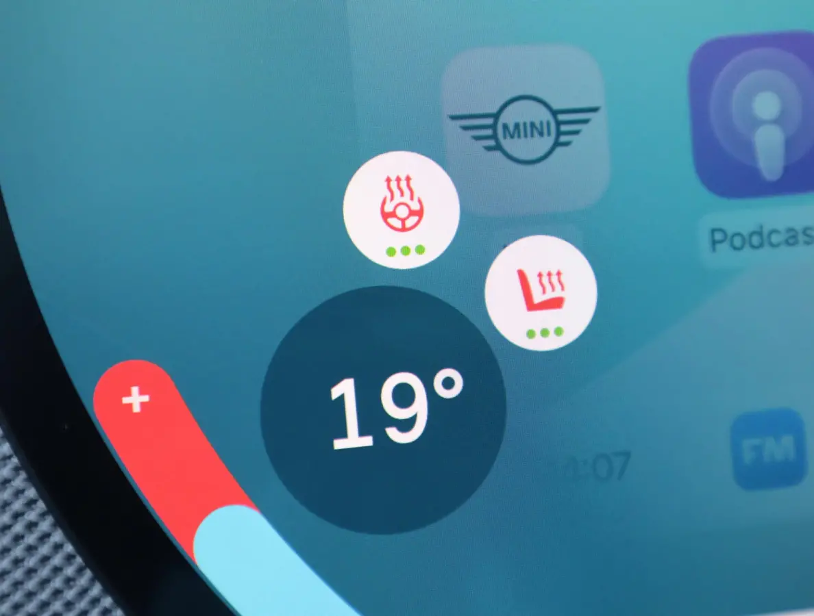 2.0 C Classic M | Camera | Carplay | HUD | 17 Inch | Stoel en Stuurverwarming