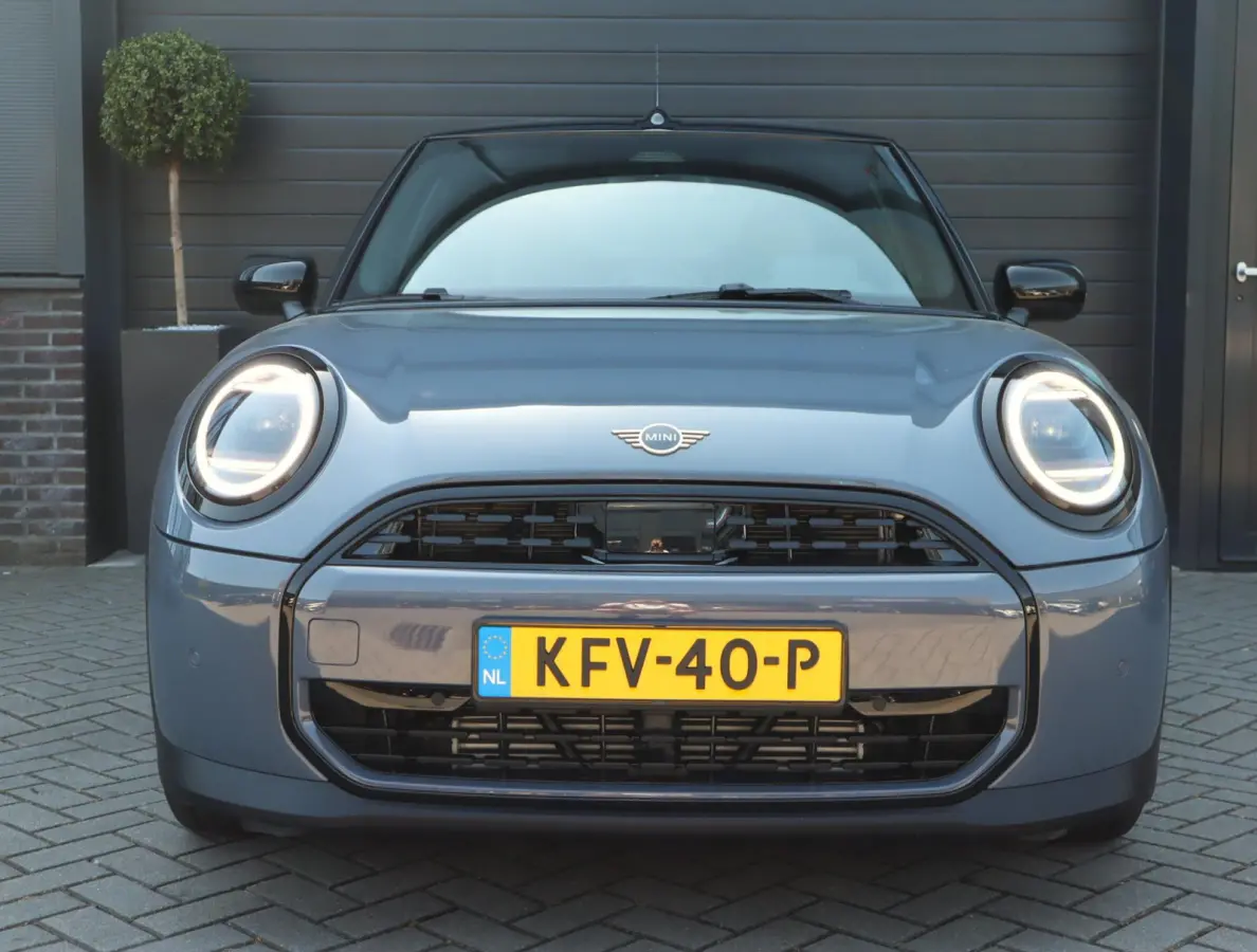 2.0 C Classic M | Camera | Carplay | HUD | 17 Inch | Stoel en Stuurverwarming