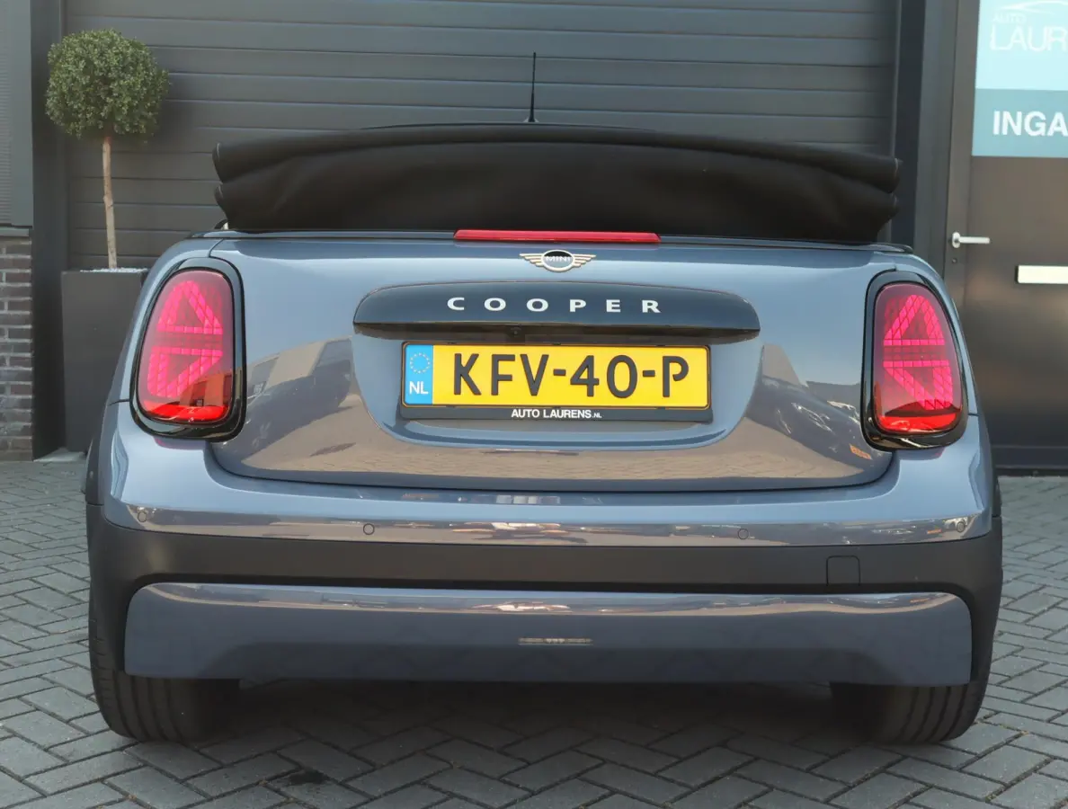 2.0 C Classic M | Camera | Carplay | HUD | 17 Inch | Stoel en Stuurverwarming