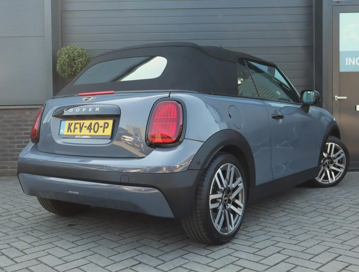 2.0 C Classic M | Camera | Carplay | HUD | 17 Inch | Stoel en Stuurverwarming