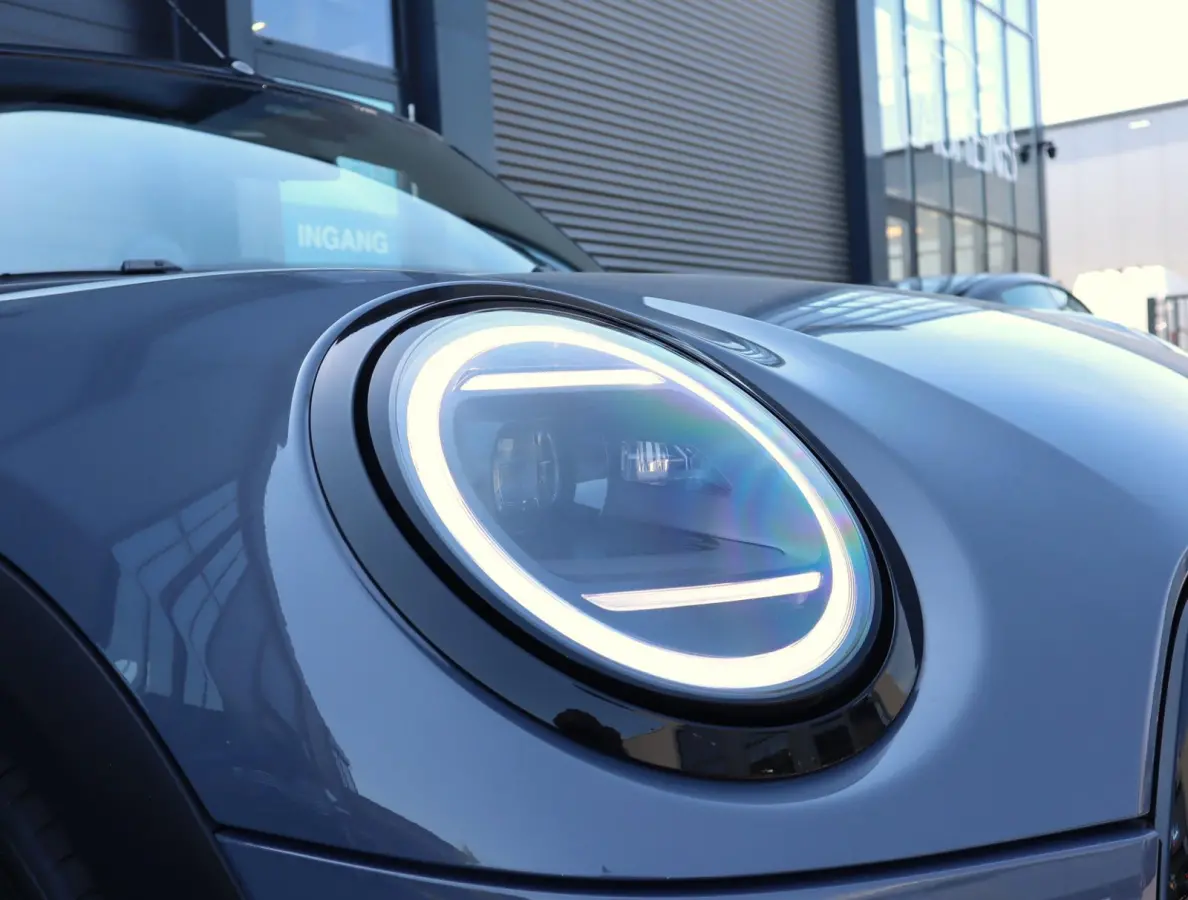 2.0 C Classic M | Camera | Carplay | HUD | 17 Inch | Stoel en Stuurverwarming
