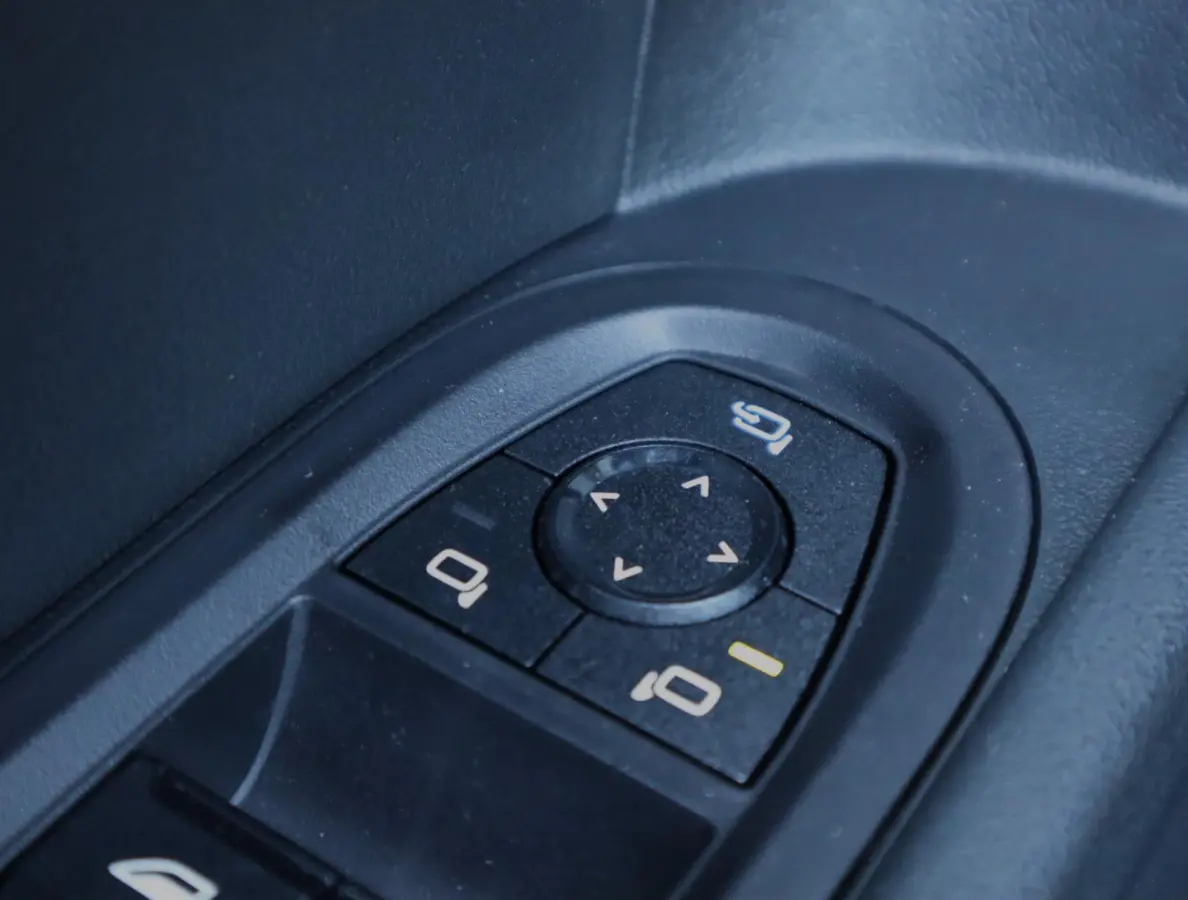 2.0 C Classic M | Camera | Carplay | HUD | 17 Inch | Stoel en Stuurverwarming