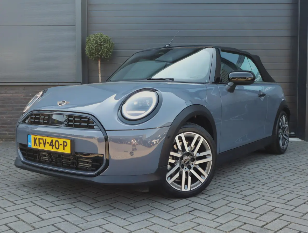 2.0 C Classic M | Camera | Carplay | HUD | 17 Inch | Stoel en Stuurverwarming