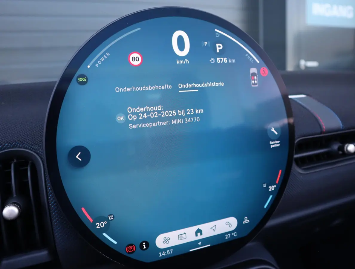 2.0 C Classic M | Camera | Carplay | HUD | 17 Inch | Stoel en Stuurverwarming
