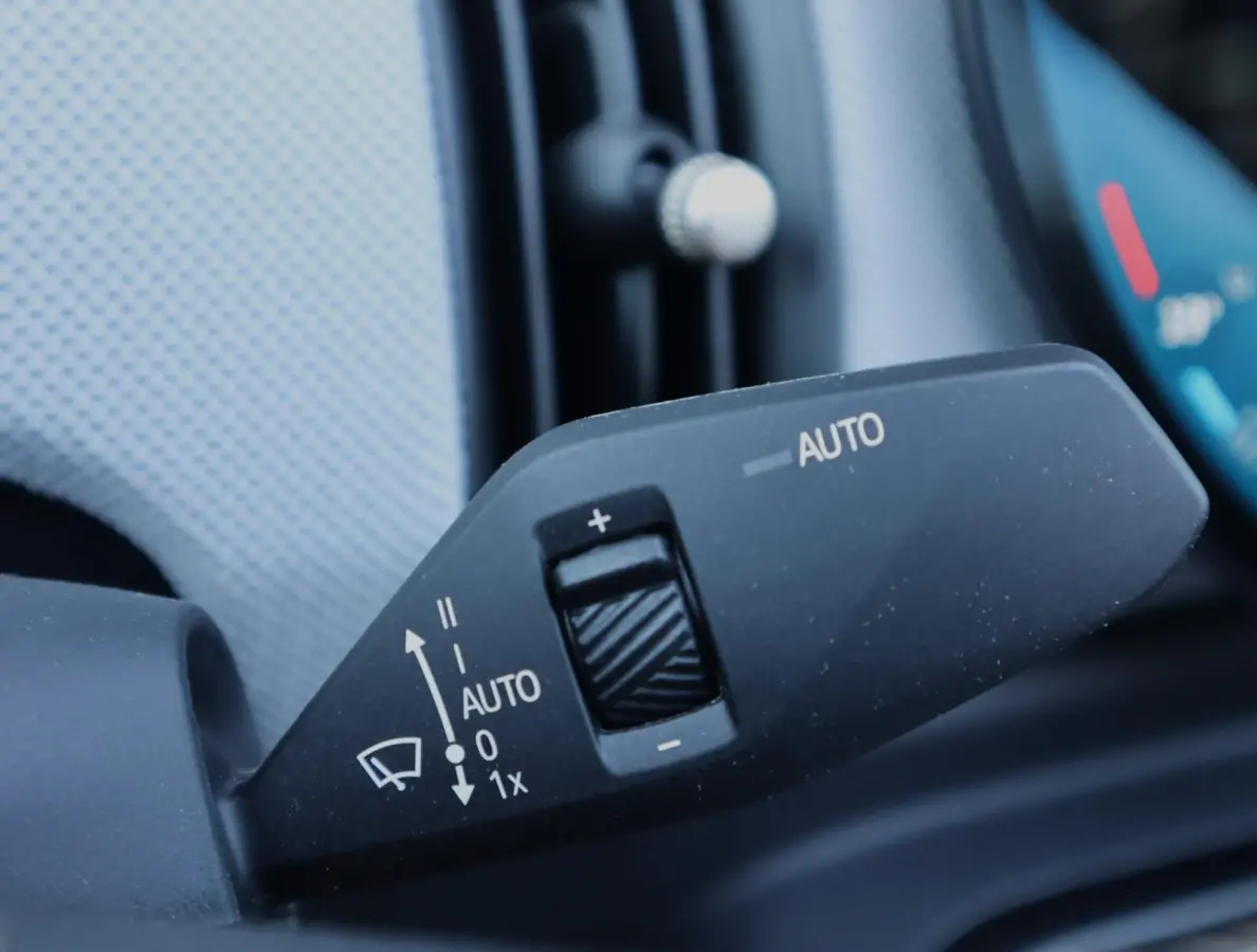 2.0 C Favoured | HUD | Camera | Carplay | Leer | Stoel en Stuurverwarming | 18 Inch