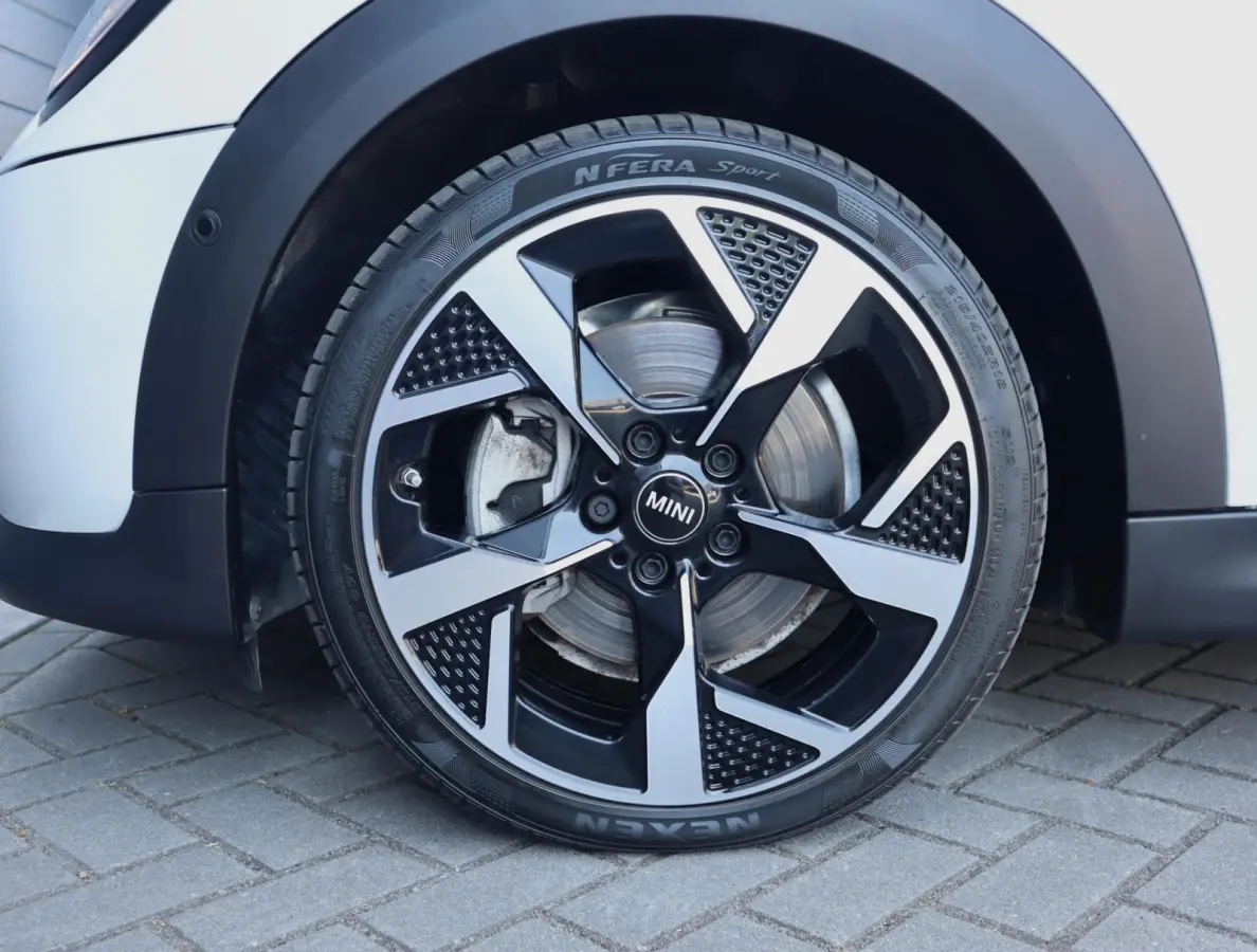 2.0 C Favoured | HUD | Camera | Carplay | Leer | Stoel en Stuurverwarming | 18 Inch