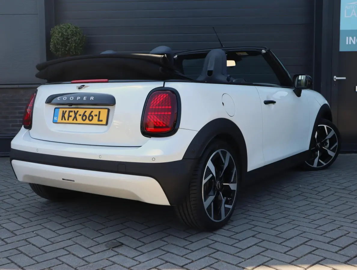 2.0 C Favoured | HUD | Camera | Carplay | Leer | Stoel en Stuurverwarming | 18 Inch