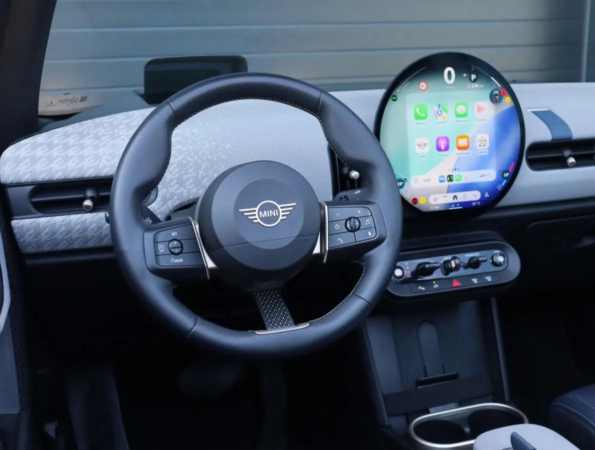 2.0 C Favoured | HUD | Camera | Carplay | Leer | Stoel en Stuurverwarming | 18 Inch