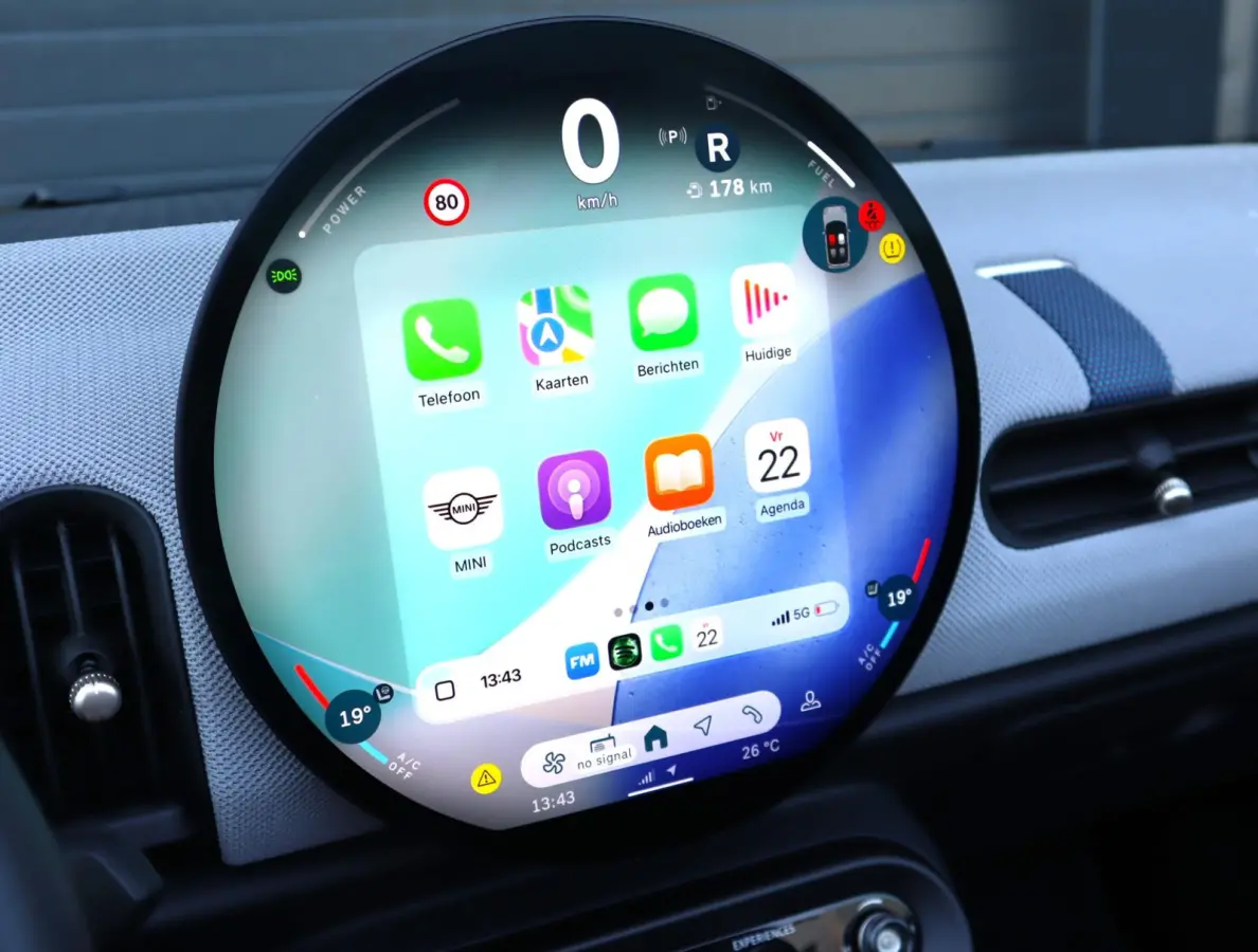 2.0 C Favoured | HUD | Camera | Carplay | Leer | Stoel en Stuurverwarming | 18 Inch