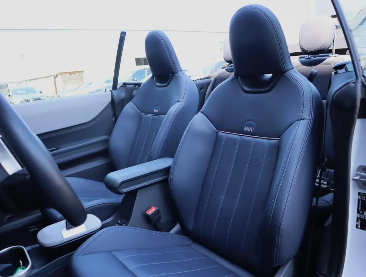 2.0 C Favoured | HUD | Camera | Carplay | Leer | Stoel en Stuurverwarming | 18 Inch