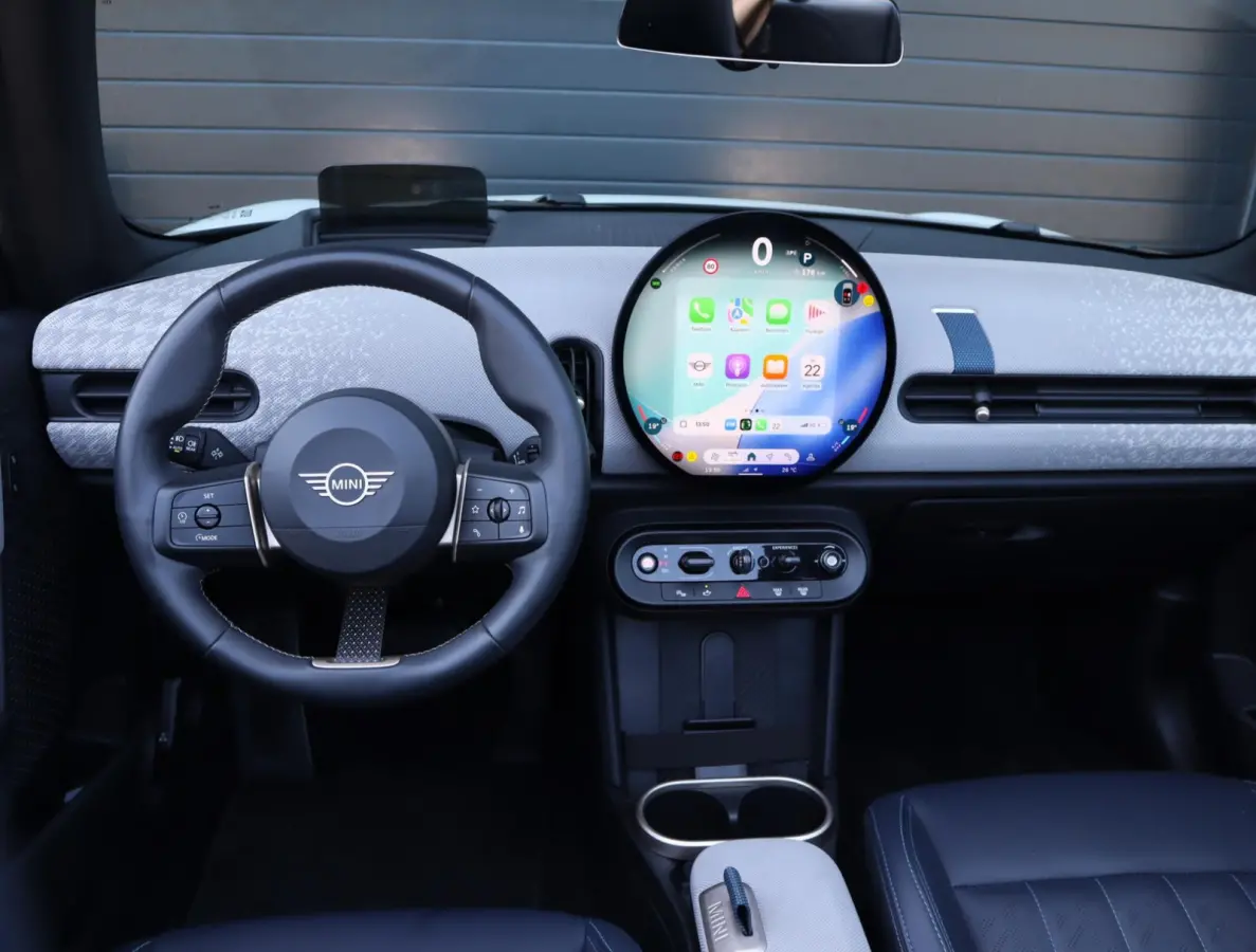 2.0 C Favoured | HUD | Camera | Carplay | Leer | Stoel en Stuurverwarming | 18 Inch