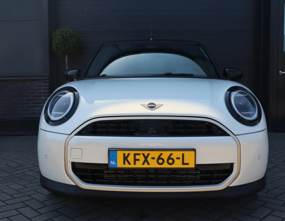 2.0 C Favoured | HUD | Camera | Carplay | Leer | Stoel en Stuurverwarming | 18 Inch