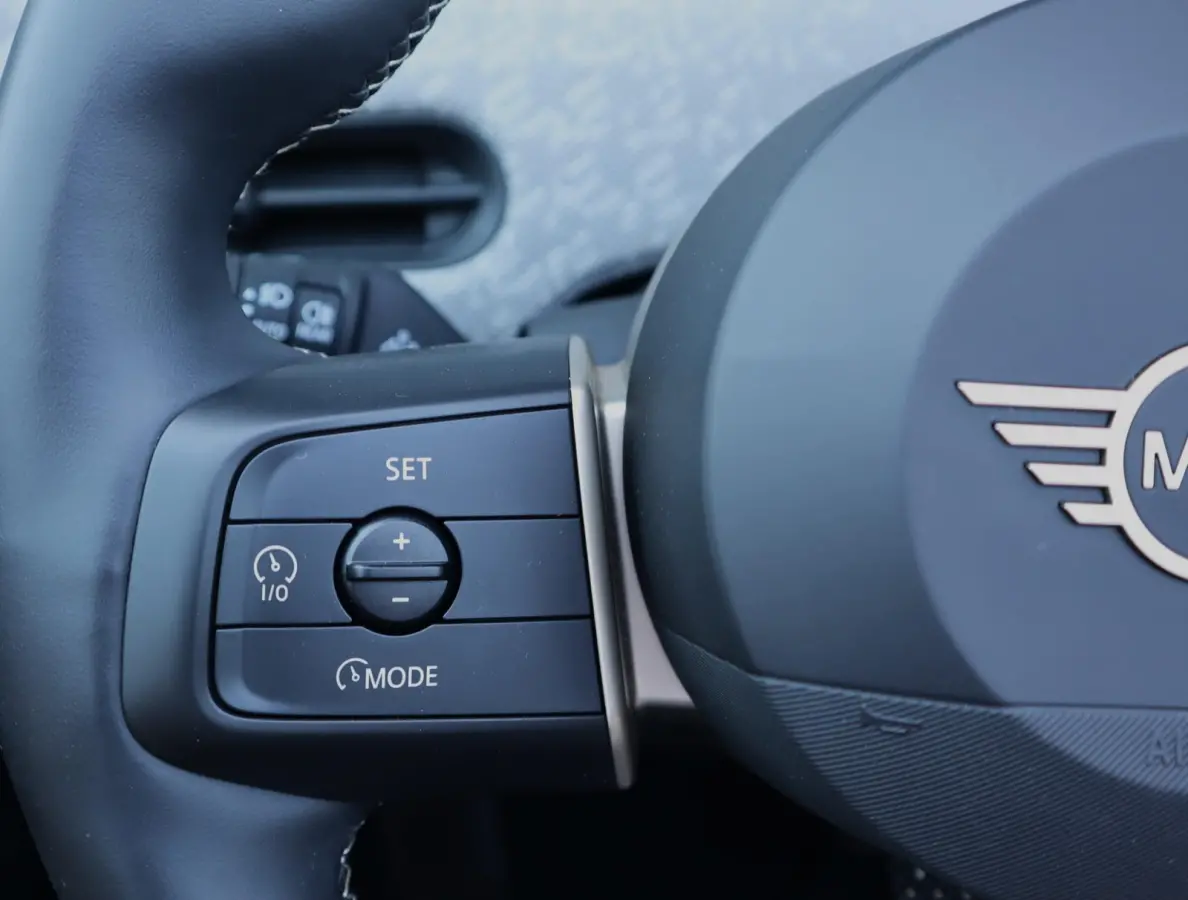 2.0 C Favoured | HUD | Camera | Carplay | Leer | Stoel en Stuurverwarming | 18 Inch