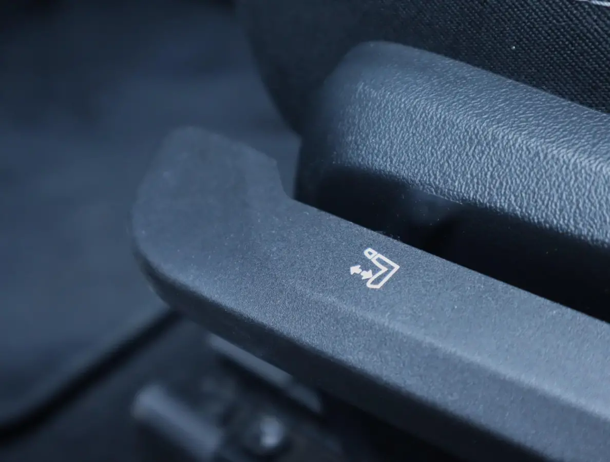 2.0 C Favoured | HUD | Camera | Carplay | Leer | Stoel en Stuurverwarming | 18 Inch