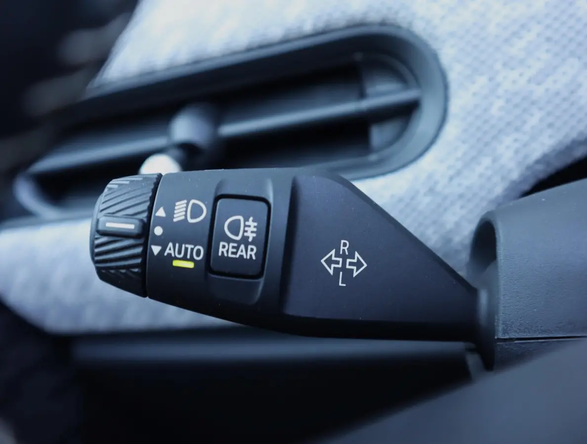2.0 C Favoured | HUD | Camera | Carplay | Leer | Stoel en Stuurverwarming | 18 Inch