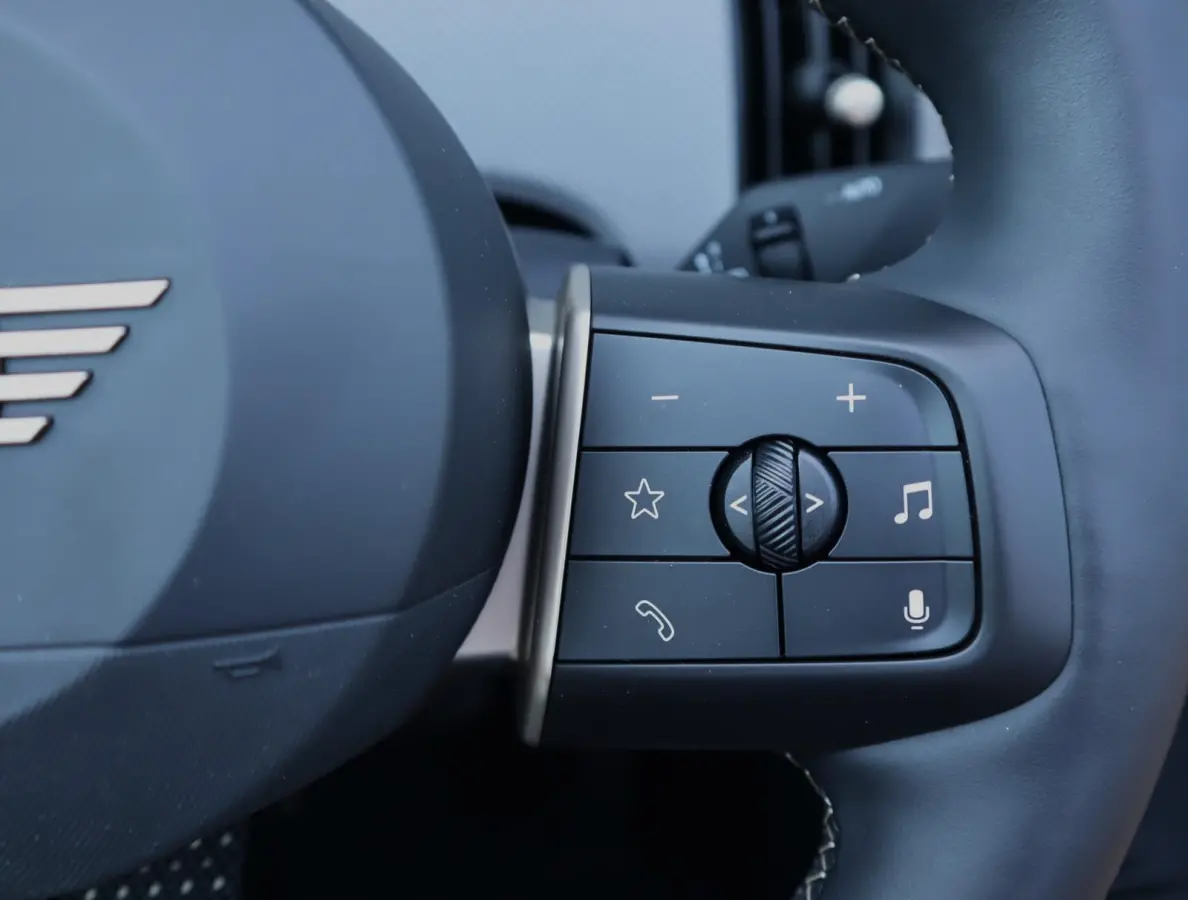 2.0 C Favoured | HUD | Camera | Carplay | Leer | Stoel en Stuurverwarming | 18 Inch