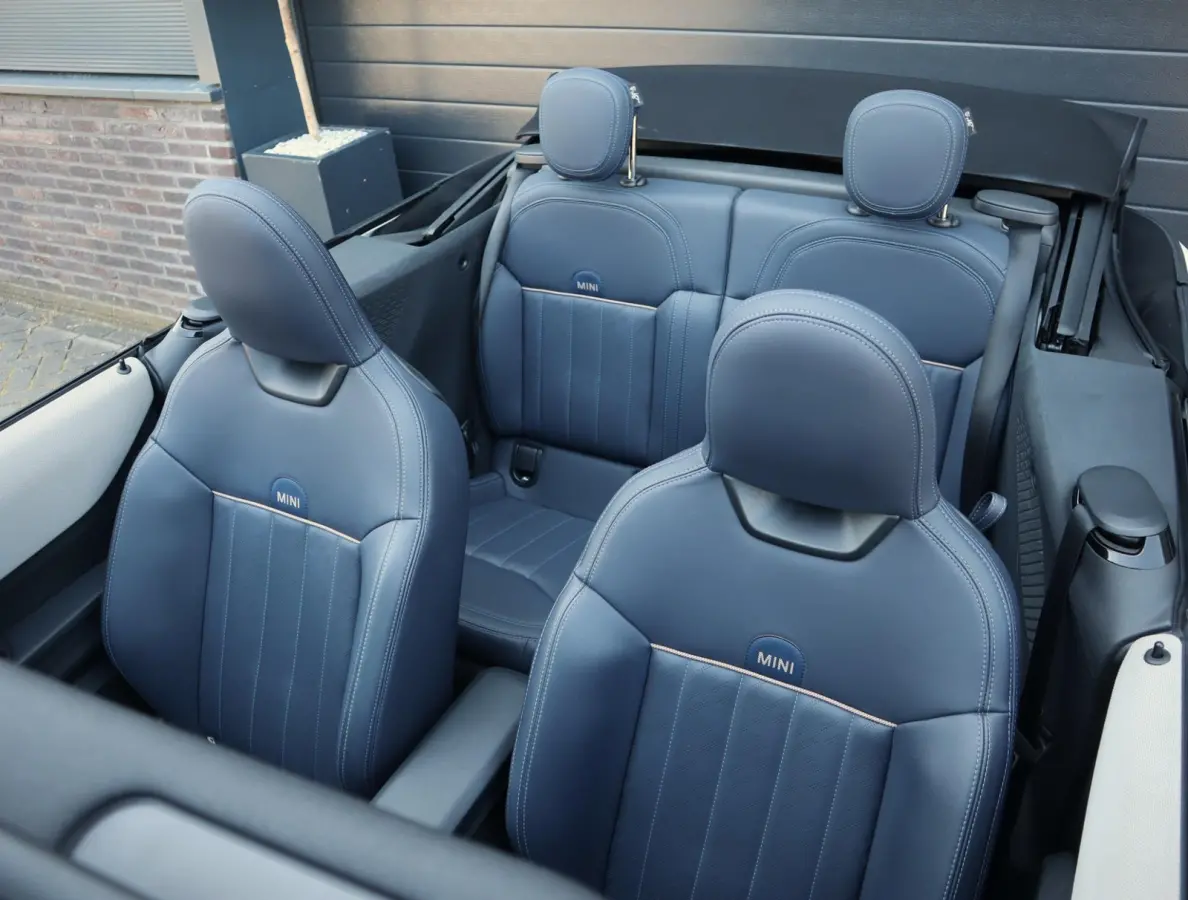 2.0 C Favoured | HUD | Camera | Carplay | Leer | Stoel en Stuurverwarming | 18 Inch