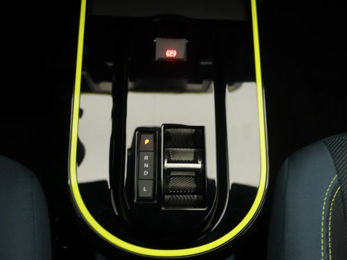 1.2 Hybrid ICON | Voorraadvoordeel | 16'' LM. Velgen | Apple Carplay & Android Auto | Tot 8 Jaar Garantie |