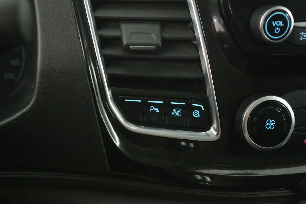 2.0 TDCI L1H1 Sport 185PK | Airco | Cruise | Camera | Carplay | Trekhaak