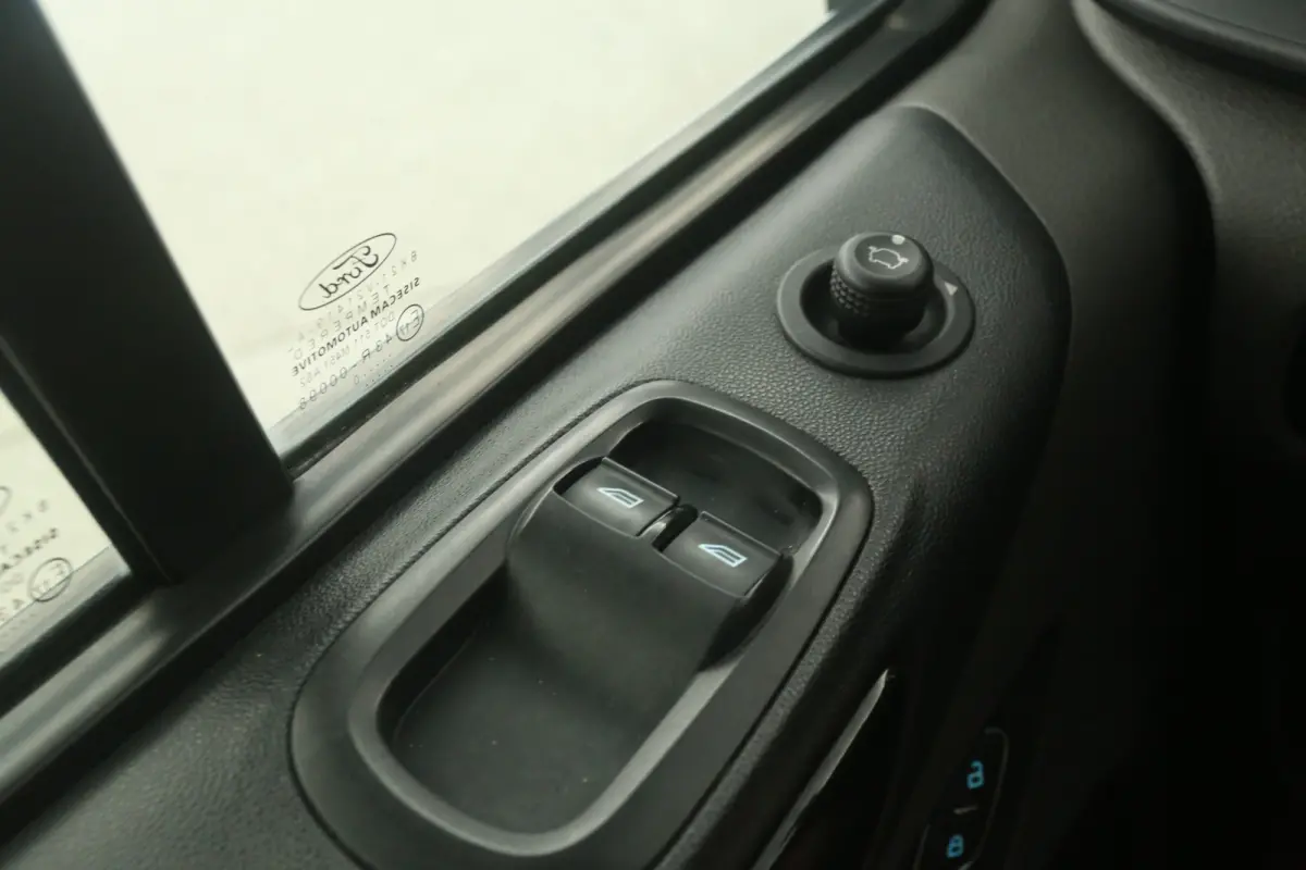 2.0 TDCI L1H1 Sport 185PK | Airco | Cruise | Camera | Carplay | Trekhaak