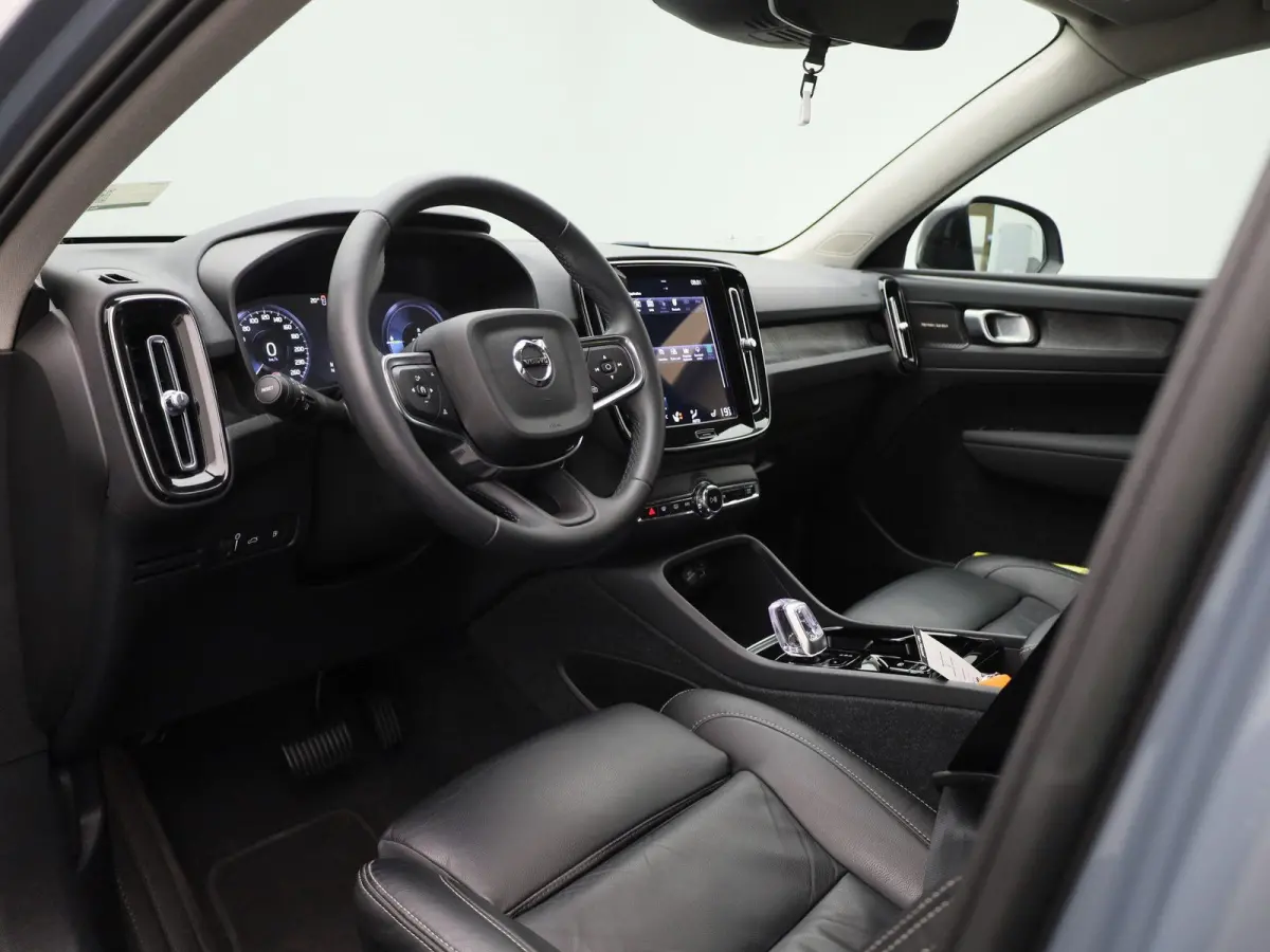 T4 PHEV Plus Dark Design Aut. | APPLE CARPLAY | ANDROID AUTO | HARMAN KARDON | DODEHOEKSENSOREN | LEDEREN BEKLEDING | ACHTERUITRIJCAMERA | DAB RADIO | CRUISE CONTROL | STOELVERWARMING | STUU